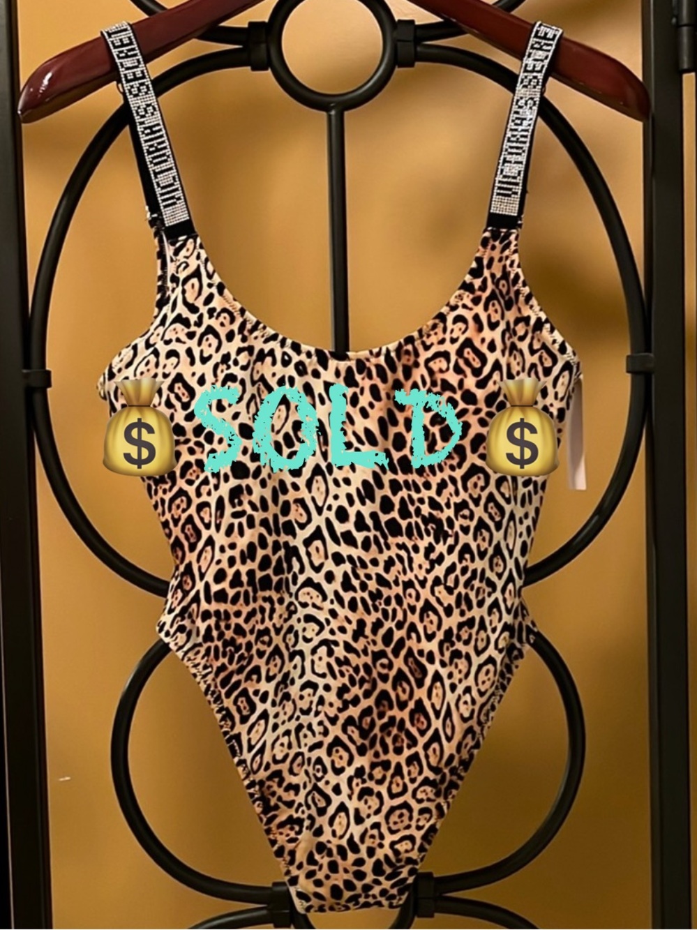 💰SOLD💰 DO NOT BUY
VICTORIA’S SECRET Bling It Leopard One Piece Swimsuit - Picture 1 of 10